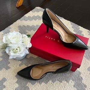 Black leather pumps by Kelly from DSW. Size 10. NIB.
